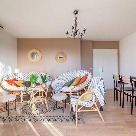 Luxe Flat For 7 - Fairytale Factory Apartment Bussy-Saint-Georges Bagian luar foto