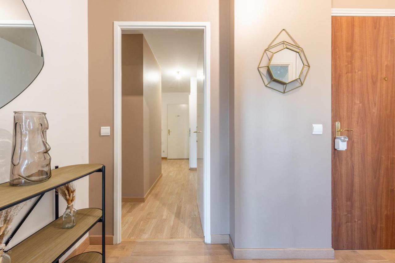 Luxe Flat For 7 - Fairytale Factory Apartment Bussy-Saint-Georges Bagian luar foto