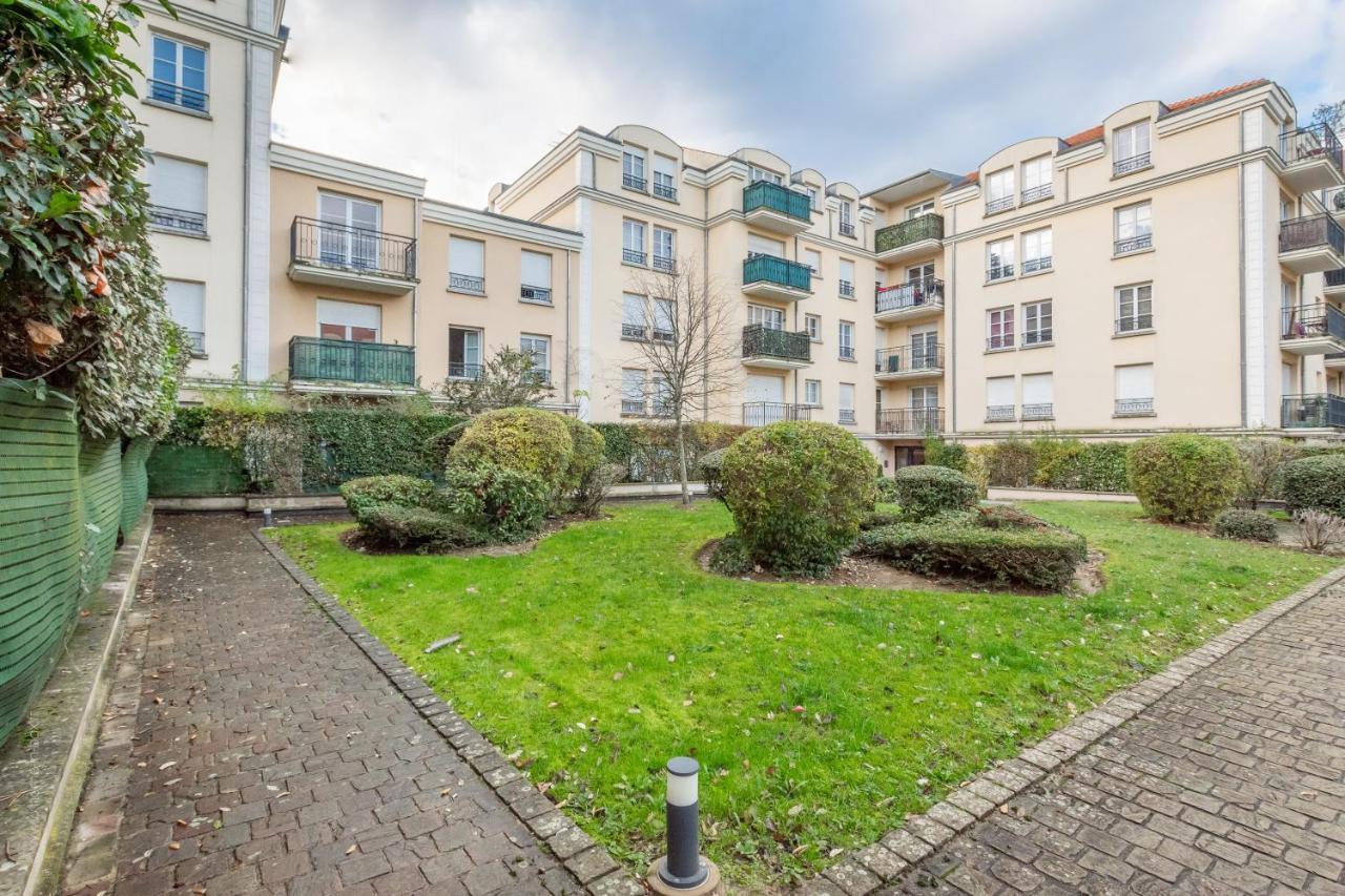 Luxe Flat For 7 - Fairytale Factory Apartment Bussy-Saint-Georges Bagian luar foto